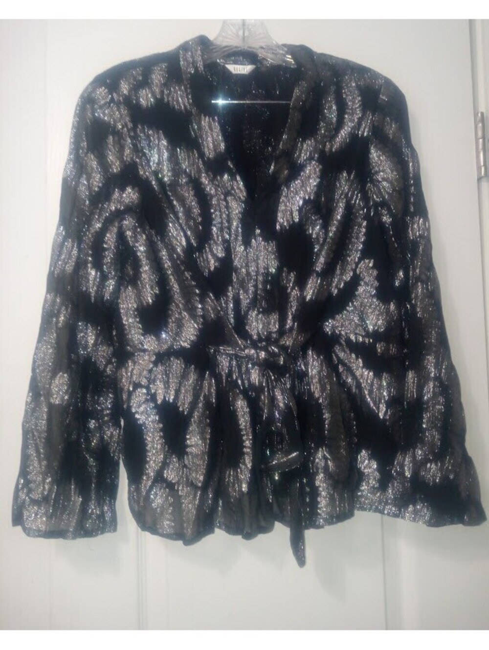 Kaktus Metallic Black & Silver Blouse Comfy Stunning for evening or holiday GUC